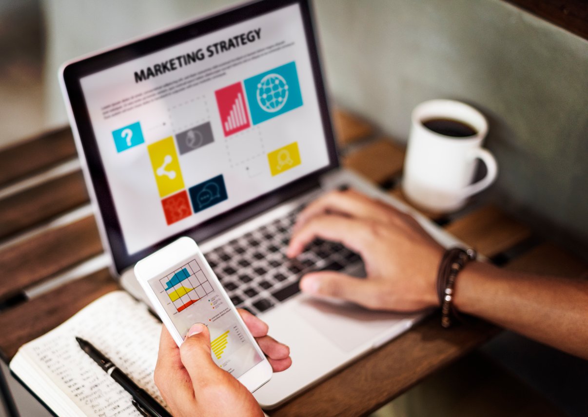 marketing-strategy-connting-digital-devices-concept